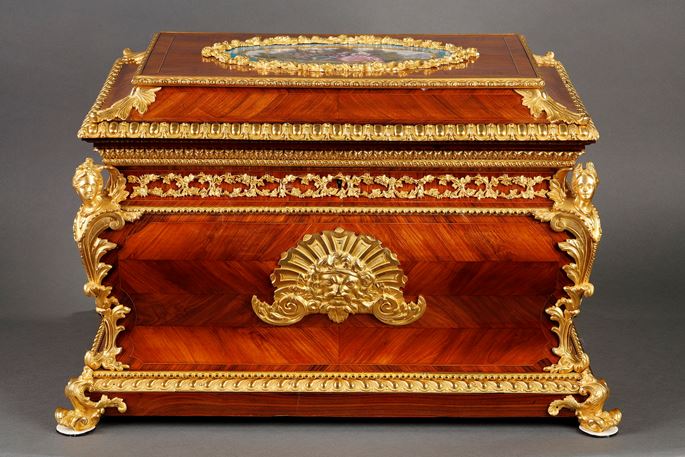 Louis XV style casket  in rosewood, gilt bronze and porcelain | MasterArt